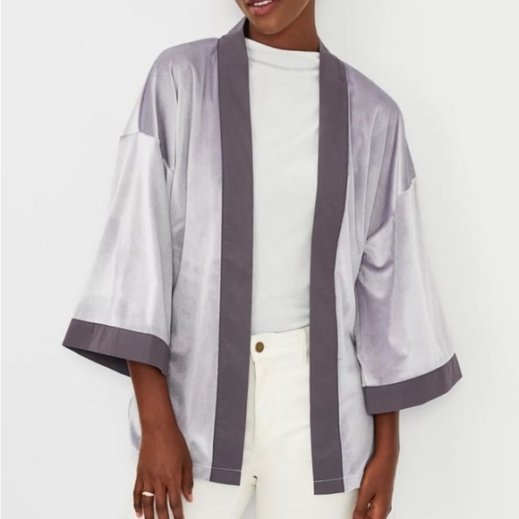Ann Taylor Tops - NWT Ann Taylor Kimono M/L Velvet Tonal Trim Purple
